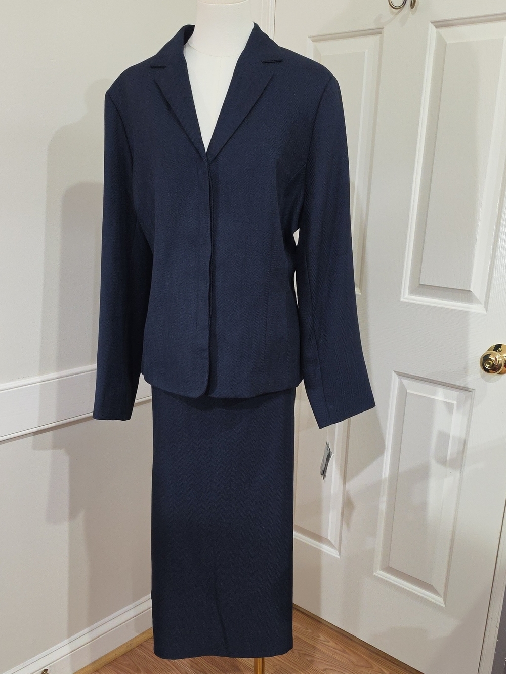 NWT Vintage Sag Harbor Navy Blue Herringbone 2-Piece Skirt Suit Set - Size 16